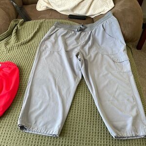 gray women’s capris